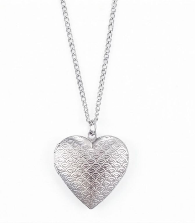 Collar relicario corazón plata