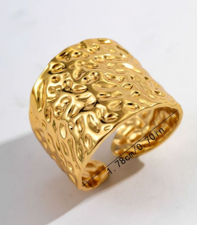 Anillo abierto ancho martillado