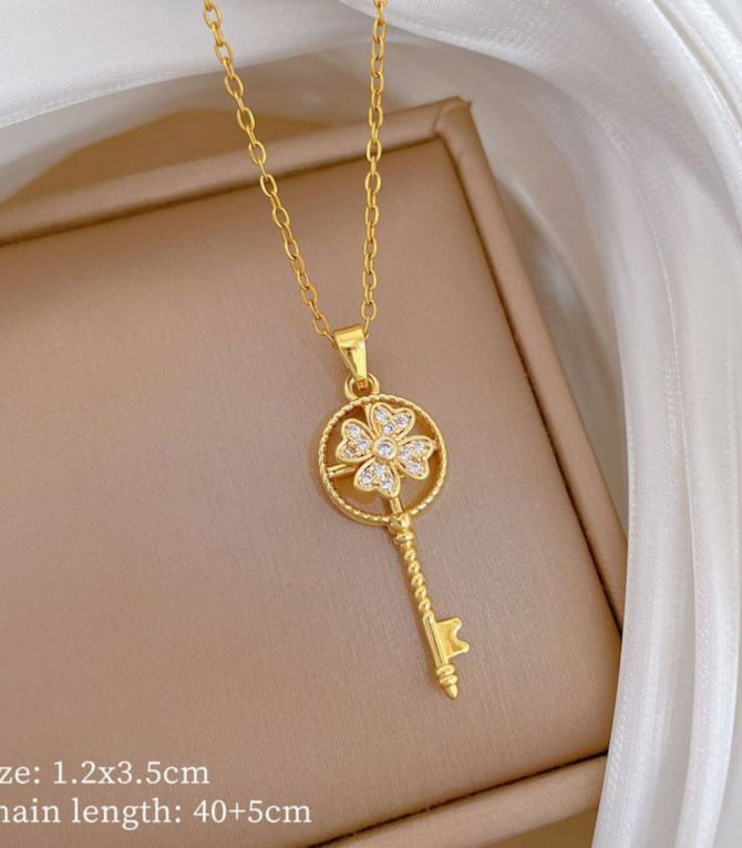 Collar llave con zirconias