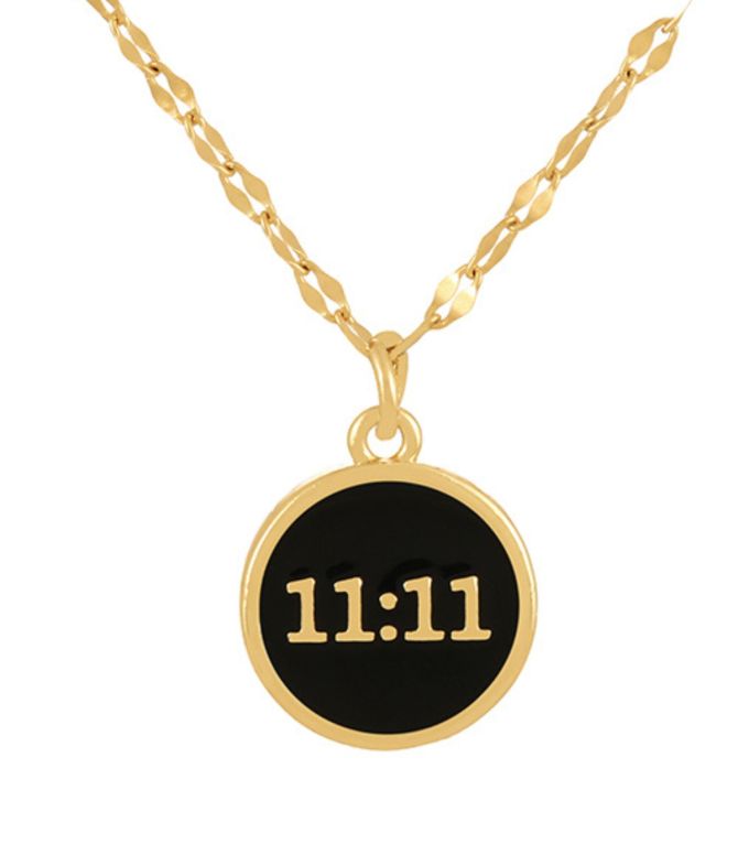 Collar negro 11:11