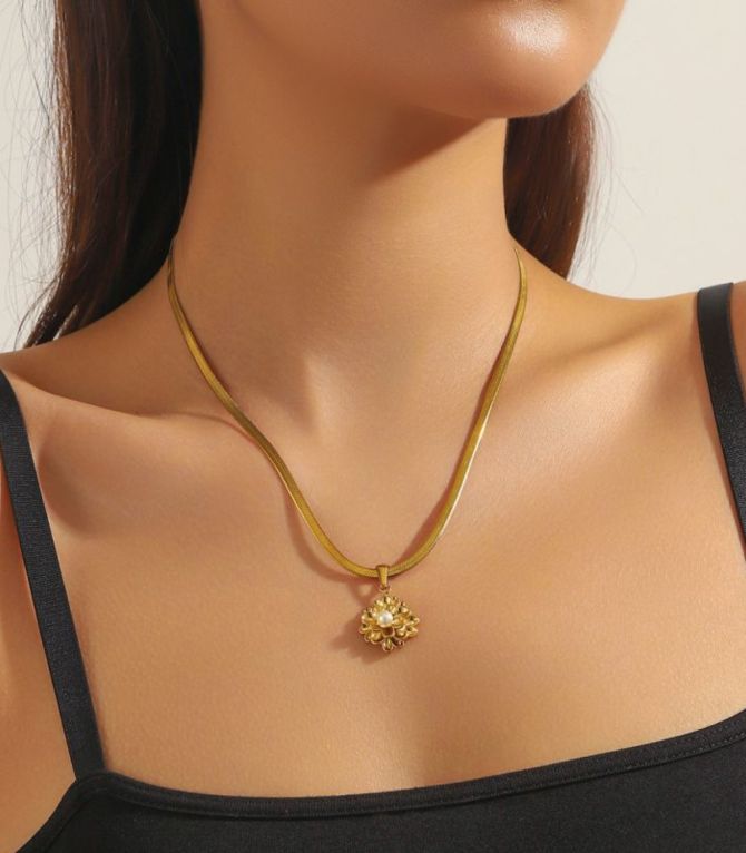 Collar flor con perla