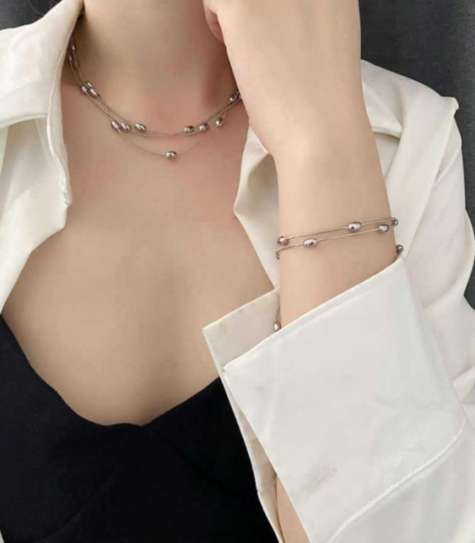 Collar silver oval bead