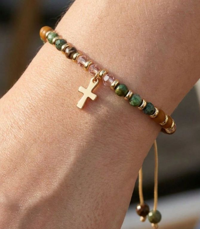 Brazalete natural stone beaded cross