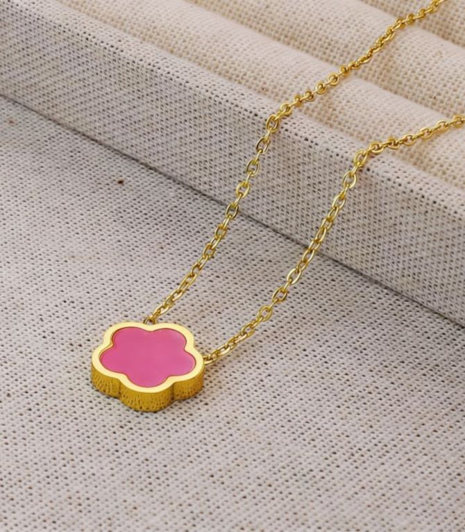 Collar flower purple red