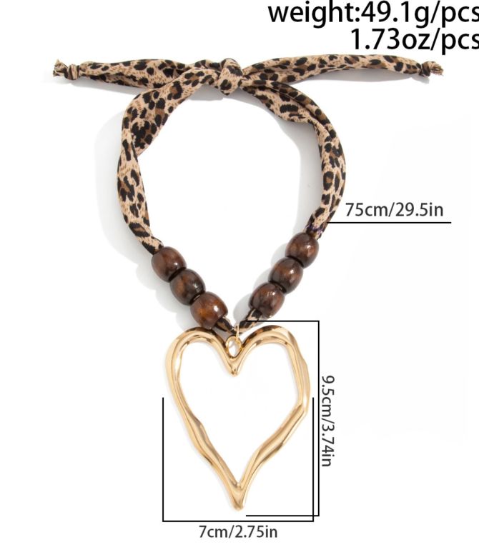 Collar brown heart leopard print