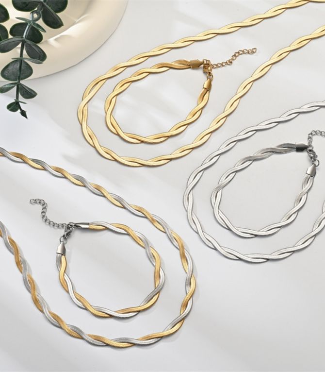 Brazalete dorado tejido