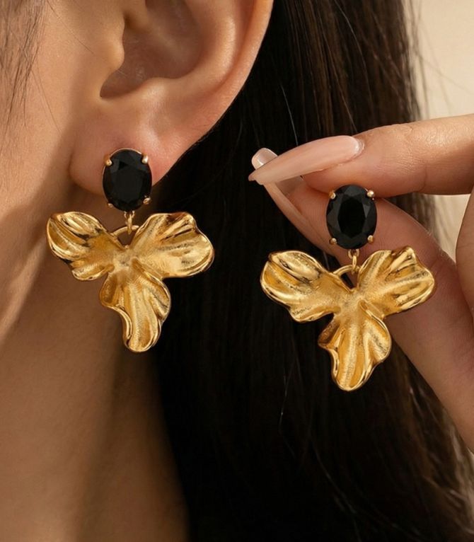 Aretes hojas irregulares