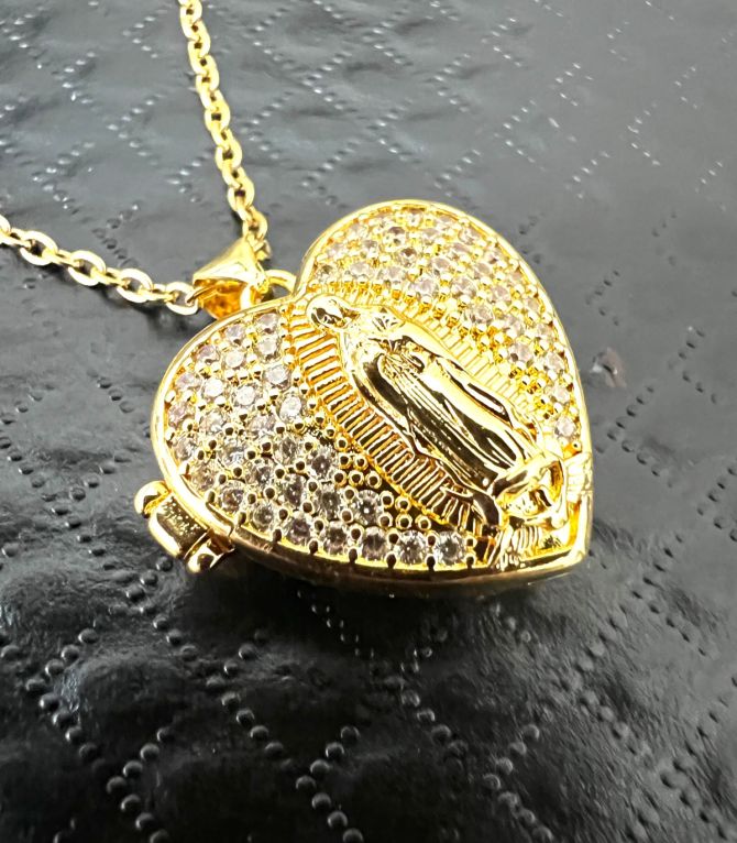 Collar Virgen Relicario