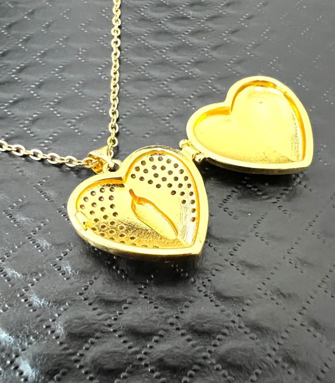 Collar Virgen Relicario