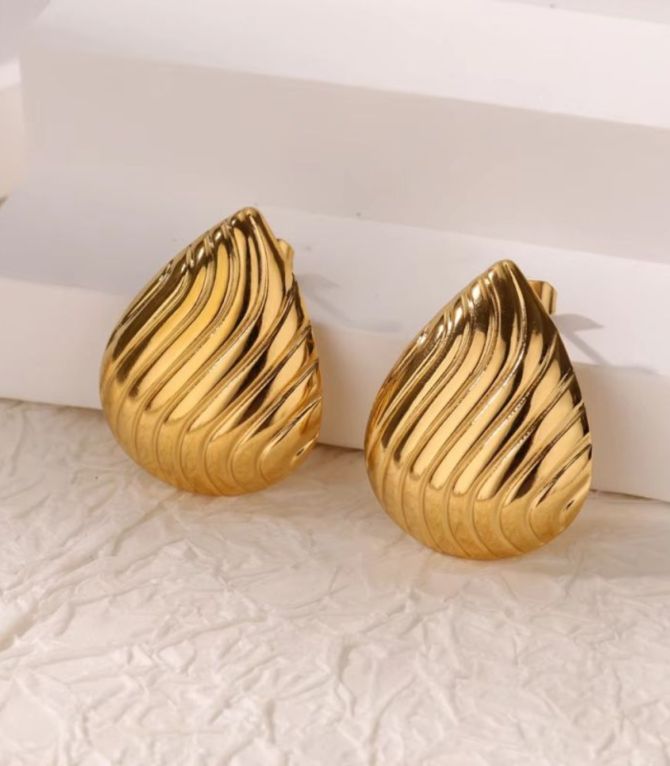 Aretes twill teardrop