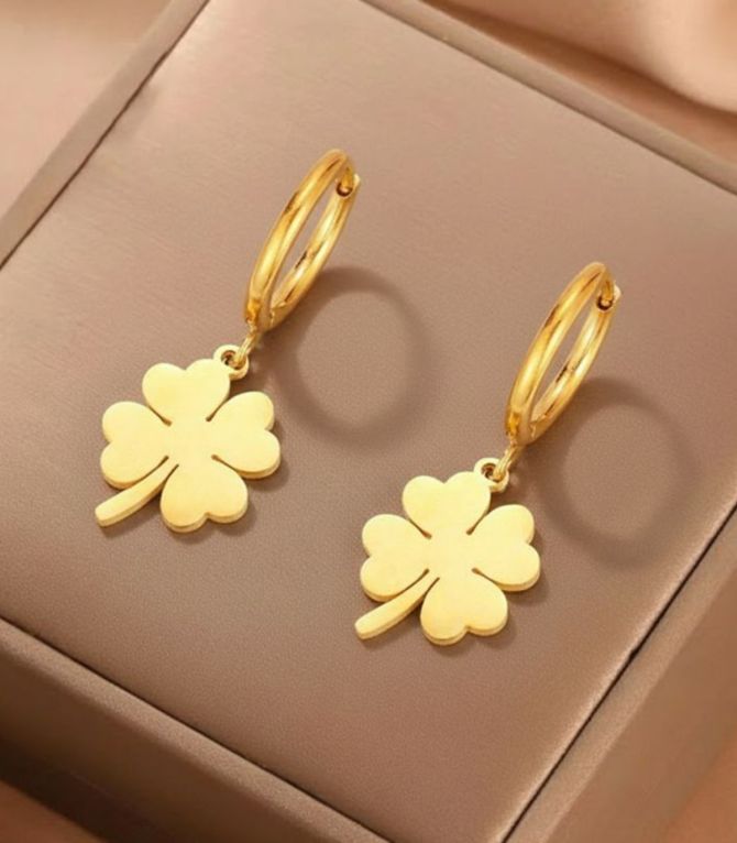 Aretes gold clover
