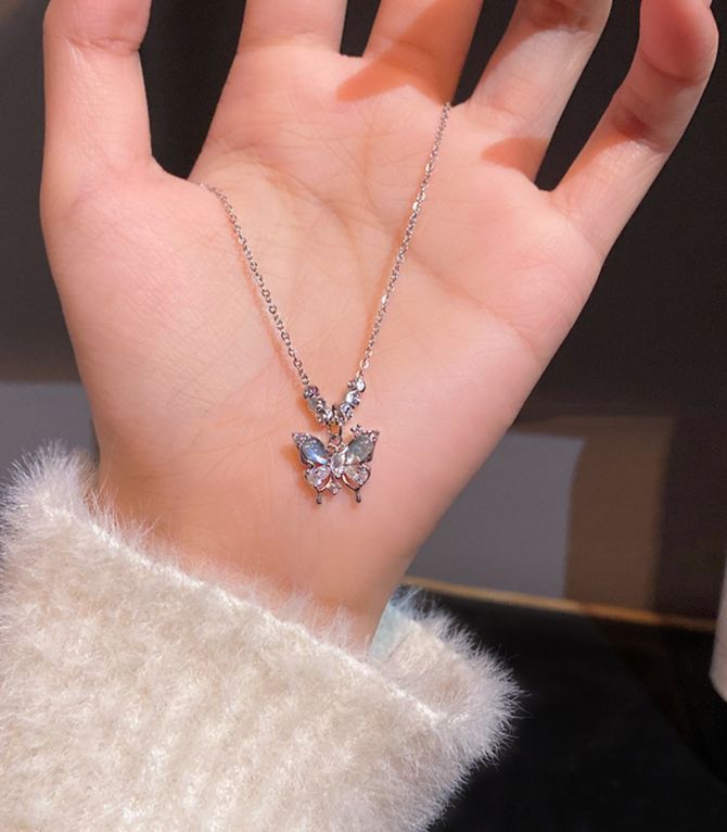 Collar silver butterfly