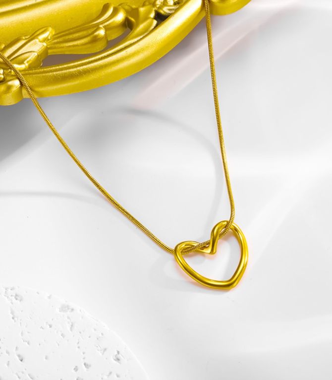 Collar corazón dorado