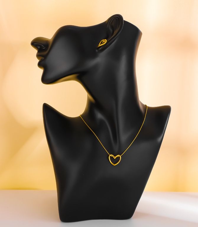 Collar y aretes set dorado