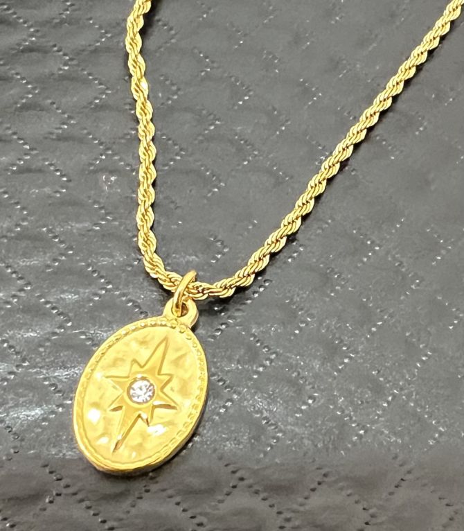 Collar diamond starburst oval