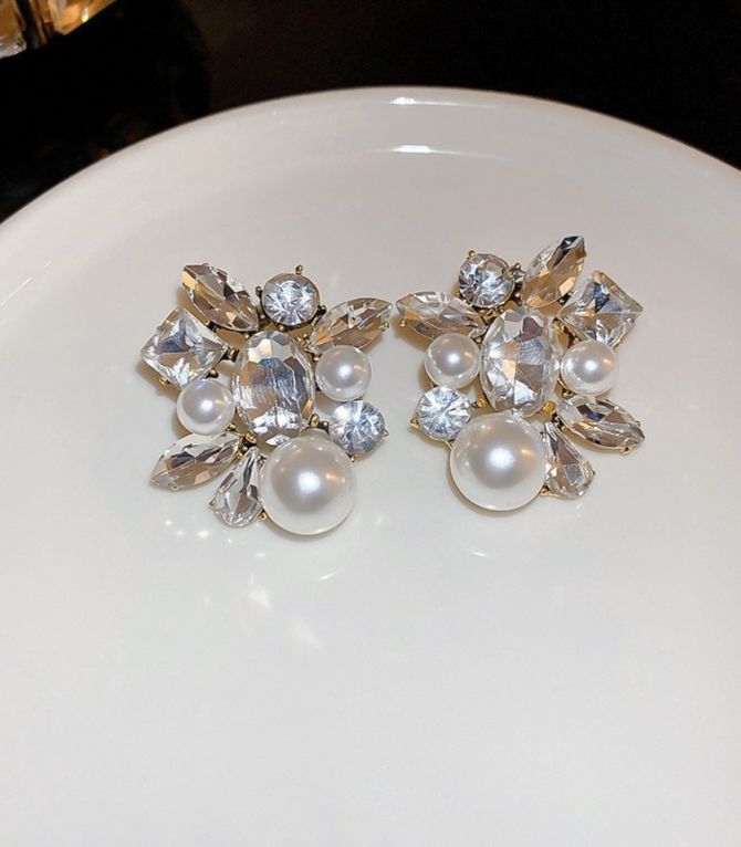 Aretes diamond pearl