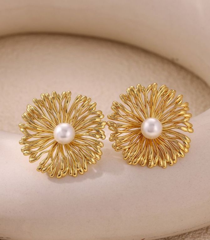 Aretes flor con perla