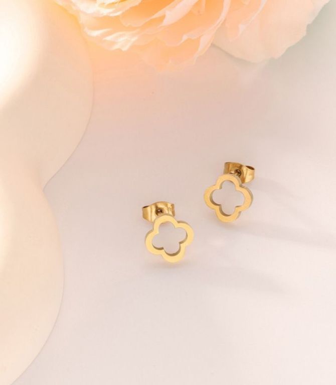 Aretes clover dorado