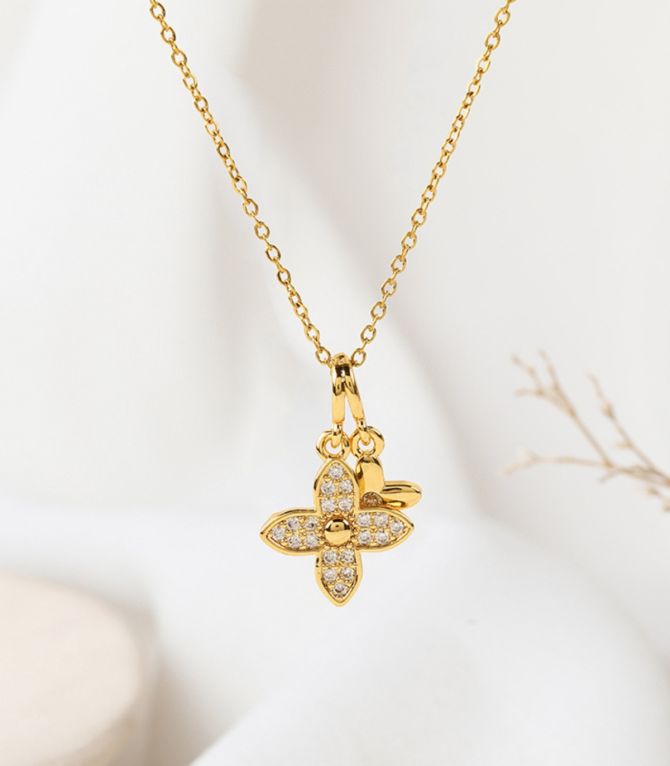 Collar diamond double clover