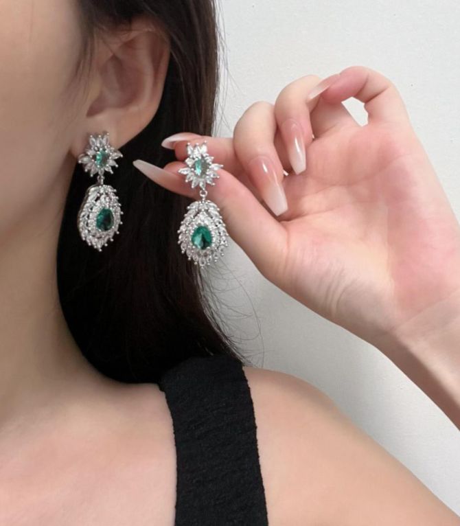 Aretes green diamond oval