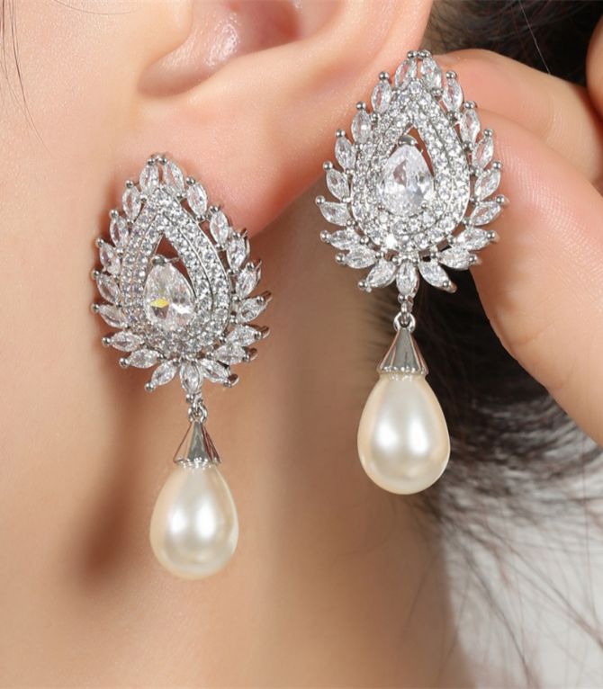 Aretes pearl diamond teardrop