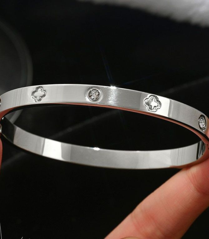 Brazalete silver diamond clover