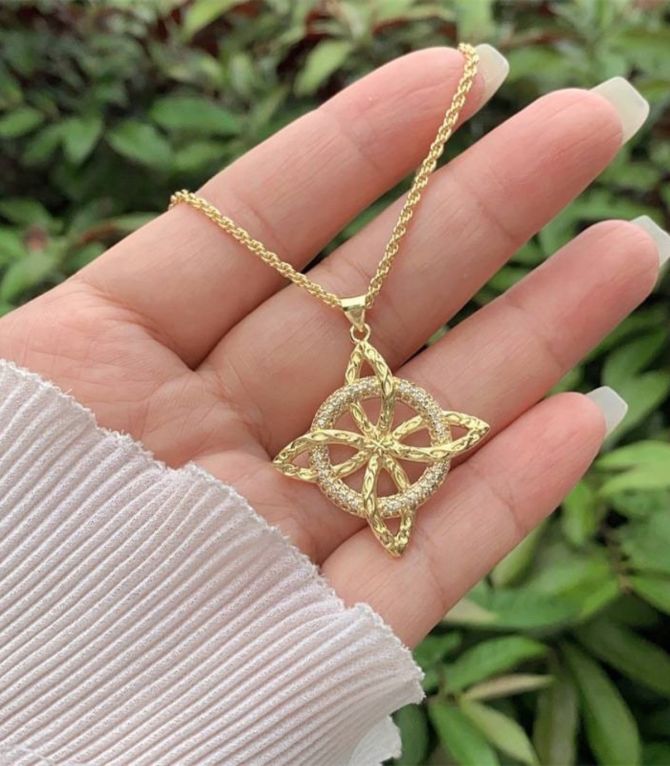 Collar torsal 2 zircon witch knot