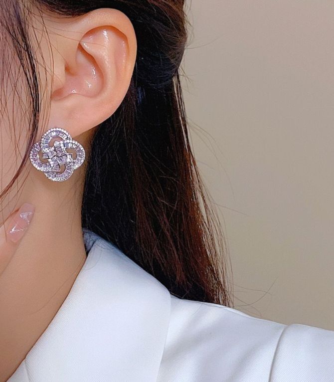 Aretes silver diamond flower