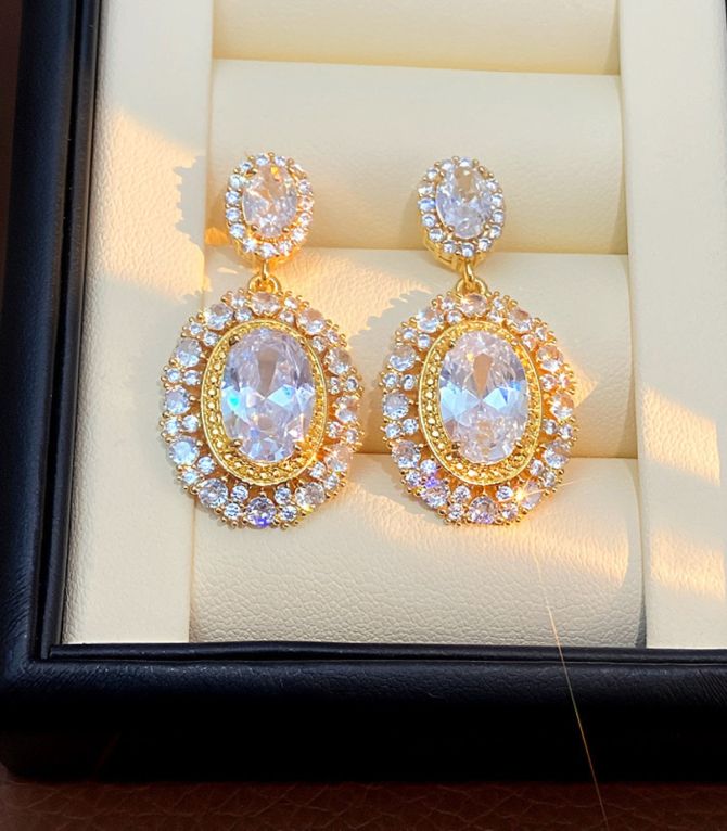 Aretes diamond gold white oval