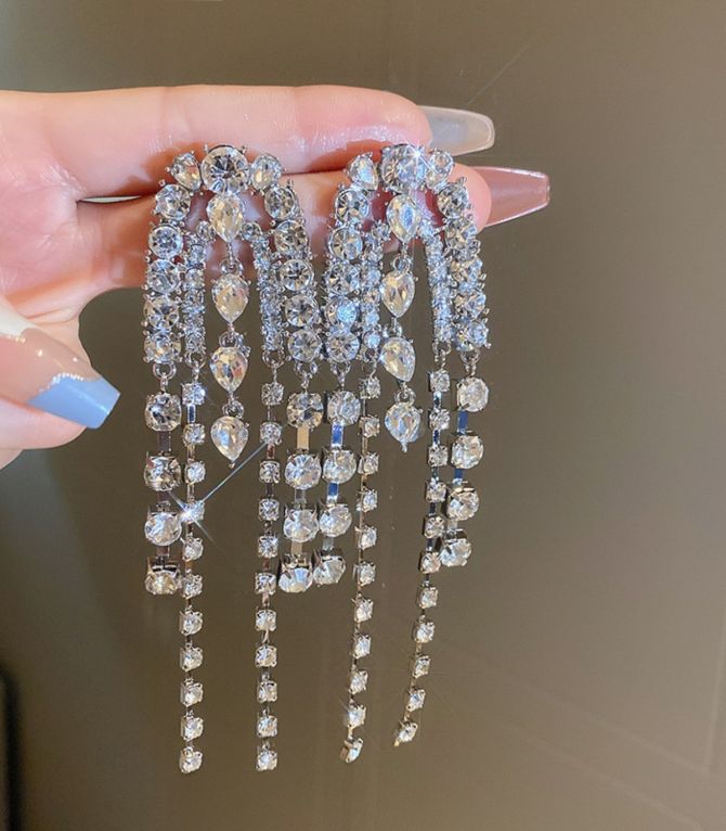 Aretes silver diamond studded tassel