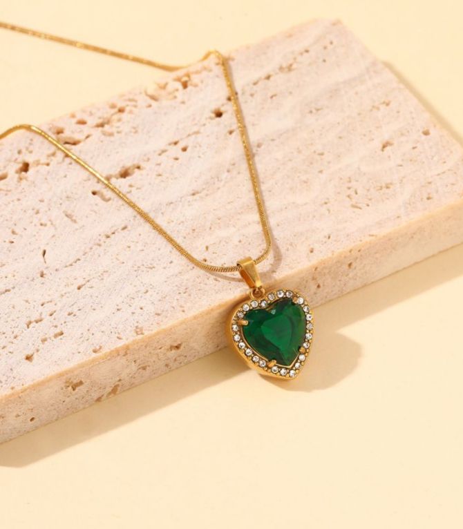 Collar corazón verde con zirconias