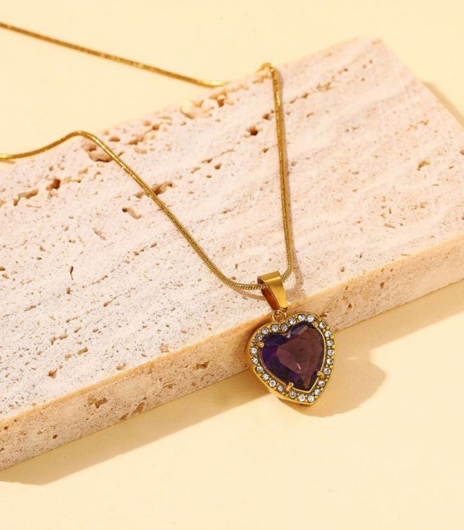 Collar corazón morado con zirconias