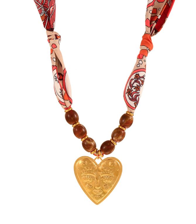 Collar printed heart acrylic beaded