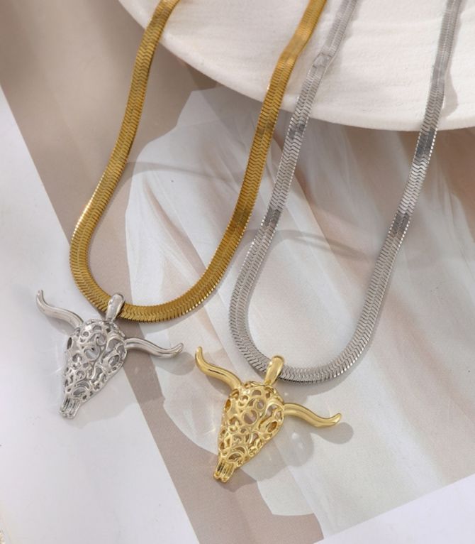 Collar g bull's head snake bone