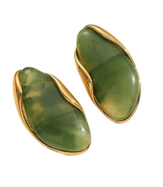 Aretes green irregular