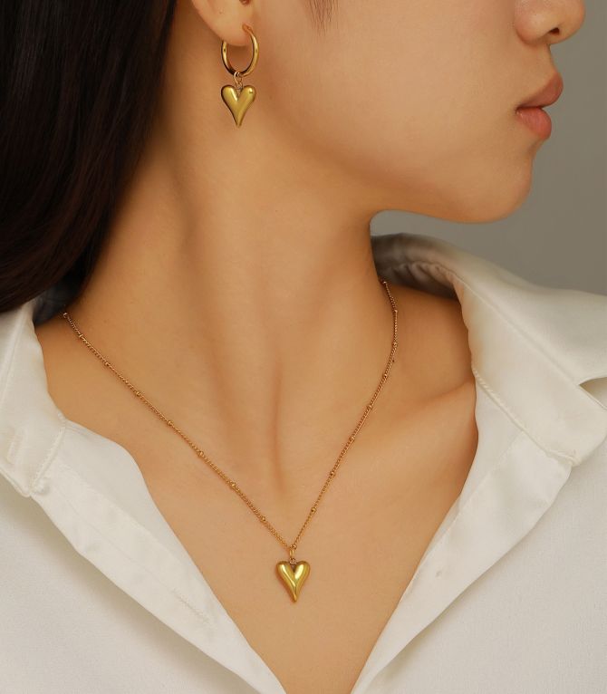 Collar y aretes set dorado corazon