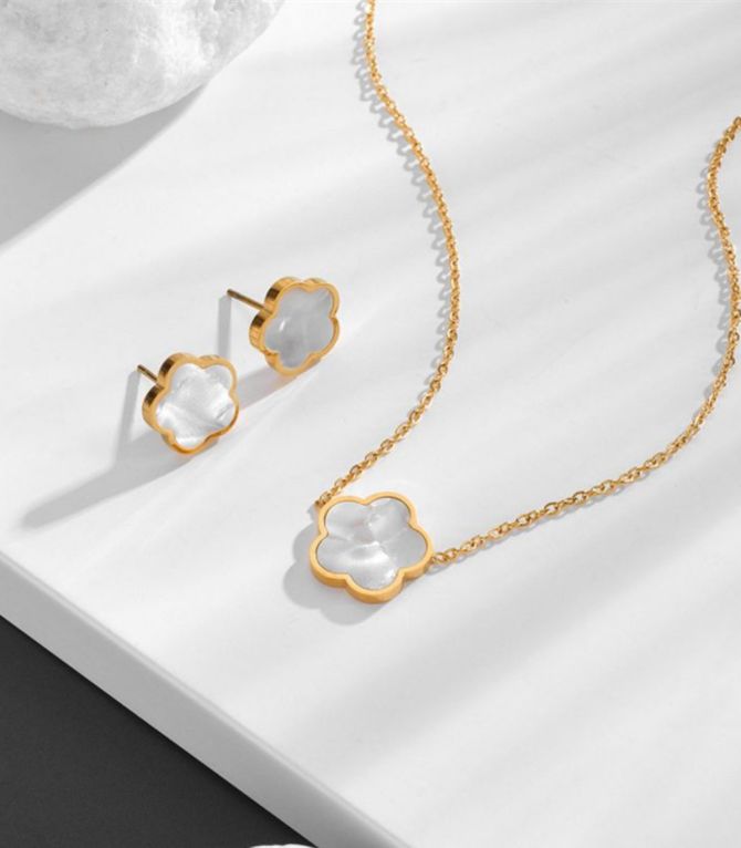 Collar set flower white