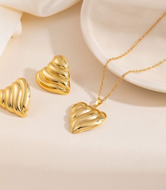 Collar y aretes set triangular twisted