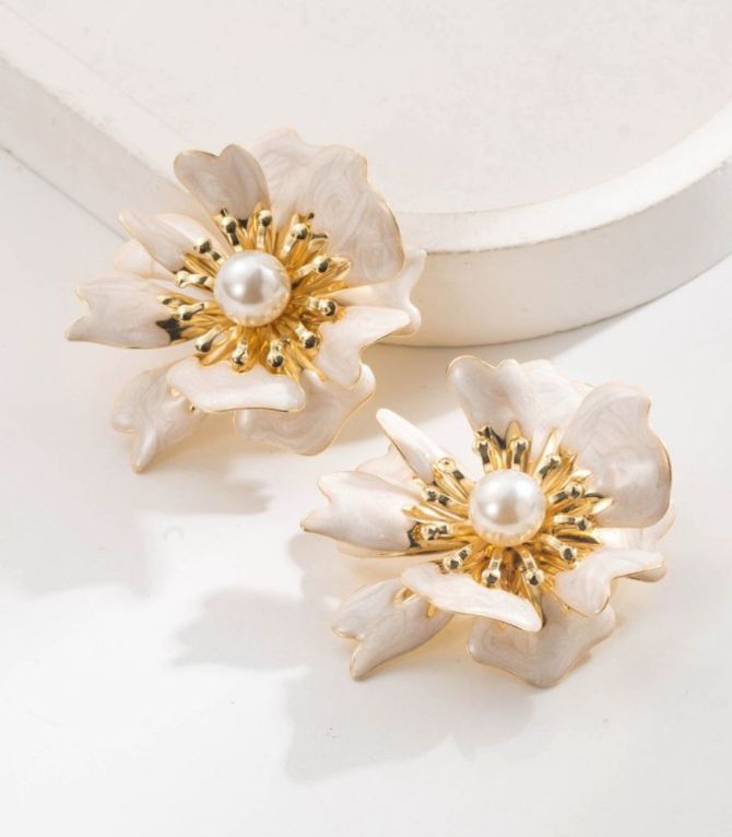 Aretes pearl inlaid 3d flower